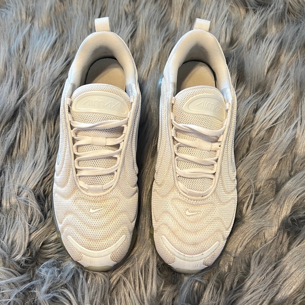 White air max 720. Size 6.5 in youth=8 in women’s.